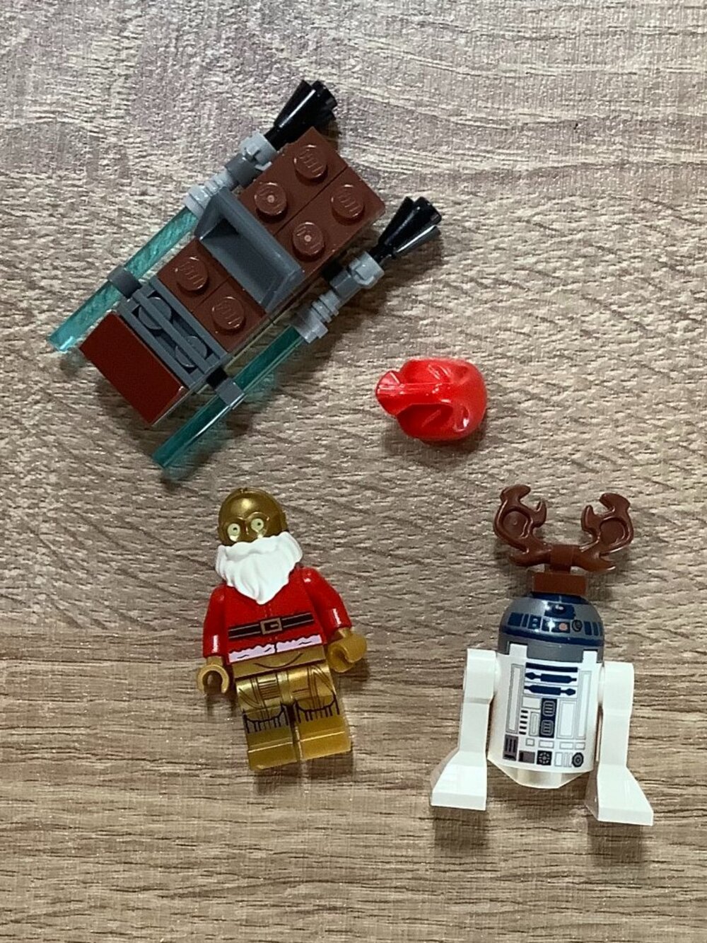 Lego Star Wars Christmas Minifigures Santa C-3PO sw0680 Reindeer R2-D2 sw0679